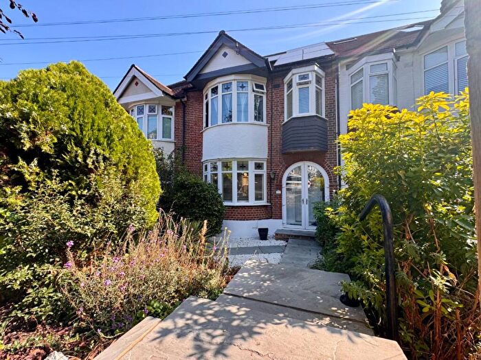 3 Bedroom Terraced House For Sale In Cheriton Drive, Plumstead, London, SE18