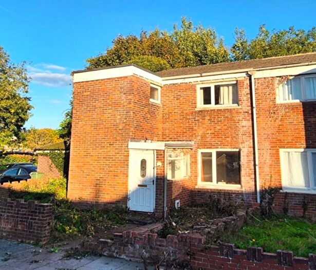 3 Bedroom End Of Terrace House For Sale In Byron Close, Basingstoke, RG24