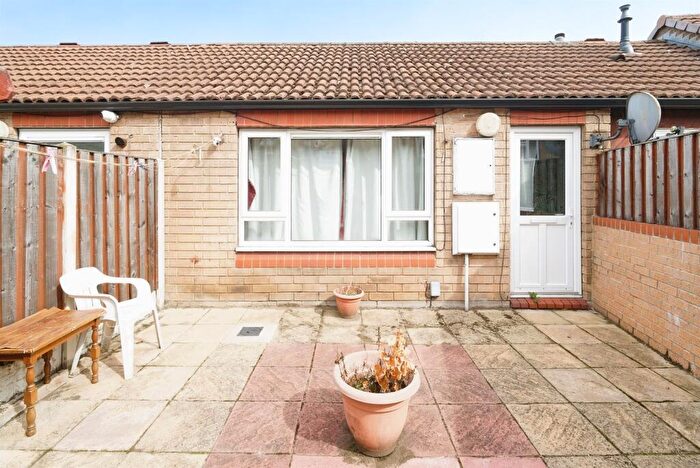 1 Bedroom Terraced Bungalow For Sale In Barnabas Walk, Barnsley, S71