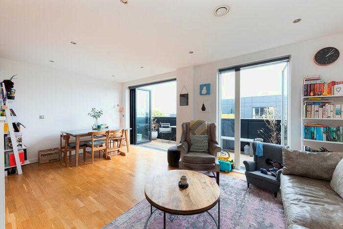 2 Bedroom Flat To Rent In Arts Lane, London, SE16