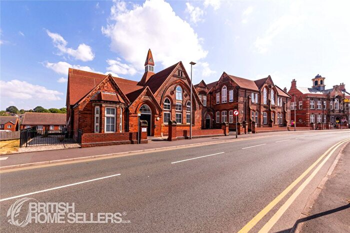 1 Bedroom Flat For Sale In Crocketts Lane, Smethwick, West Midlands, B66