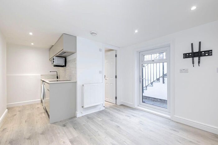 1 Bedroom Property To Rent In Shurdington Road, Cheltenham, GL53