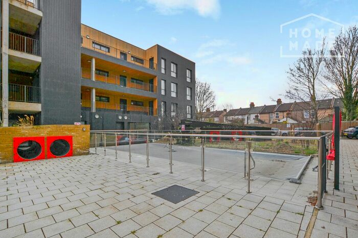 1 Bedroom Flat To Rent In Coppice Yard, Croydon, CR0