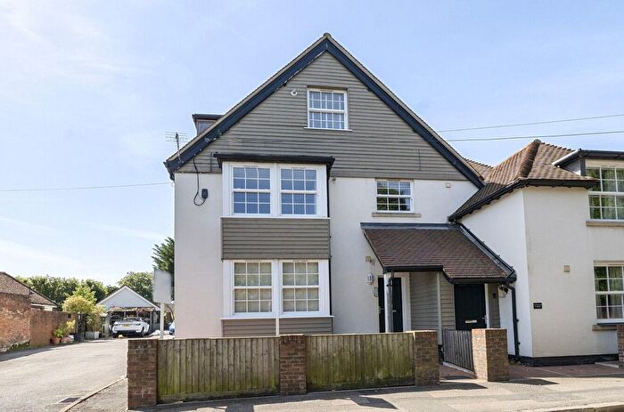 2 Bedroom Flat To Rent In High Street, Hamble, Southampton, Hampshire, SO31