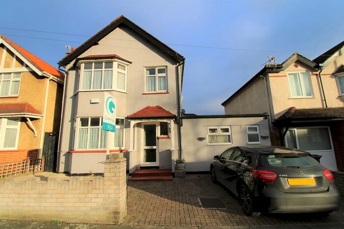 4 Bedroom Detached House To Rent In Douglas Road, Surbiton, KT6