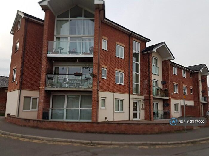2 Bedroom Flat To Rent In Sandford Street, Radcliffe, Manchester, M26