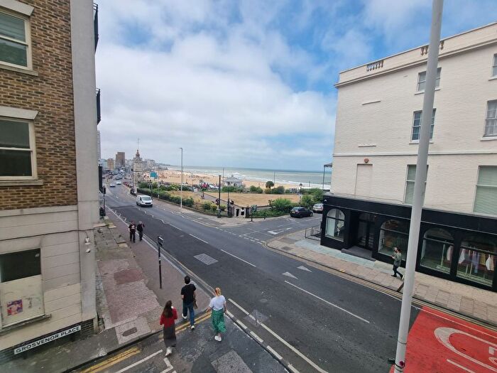 2 Bedroom Flat To Rent In Marine Gardens, Margate, CT9