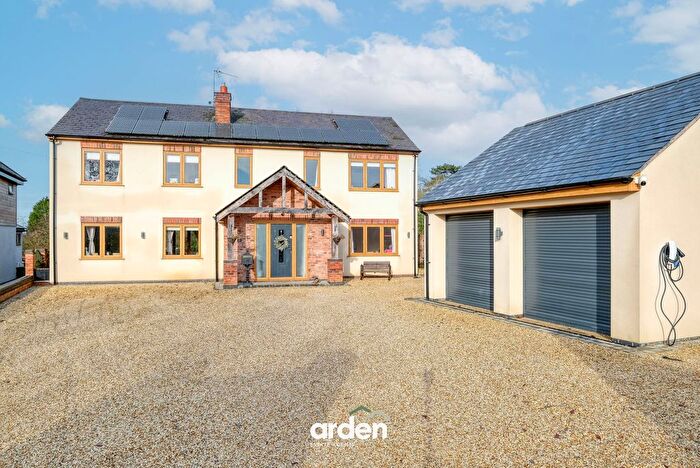 5 Bedroom Detached House For Sale In Crumpfields Lane, Redditch, B97