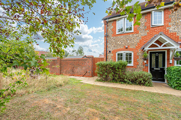 3 Bedroom Semi-Detached House For Sale In Vesta Mews, Chichester, PO18