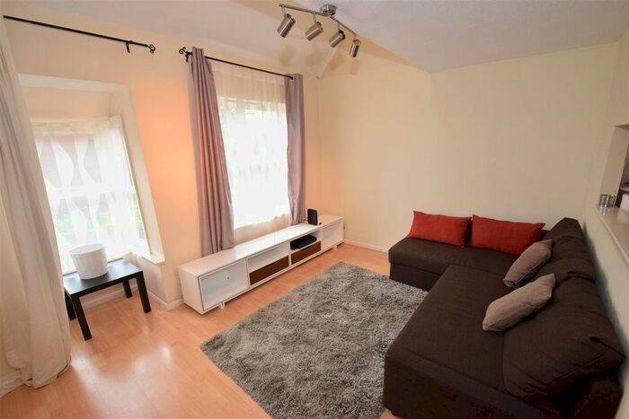 2 Bedroom Maisonette To Rent In Clarendon Road, Colliers Wood, London, SW19