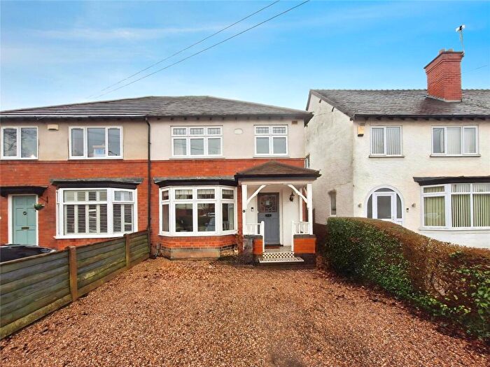 3 Bedroom Semi Detached House For Sale In Lutterworth Road, Nuneaton, Warwickshire, CV11