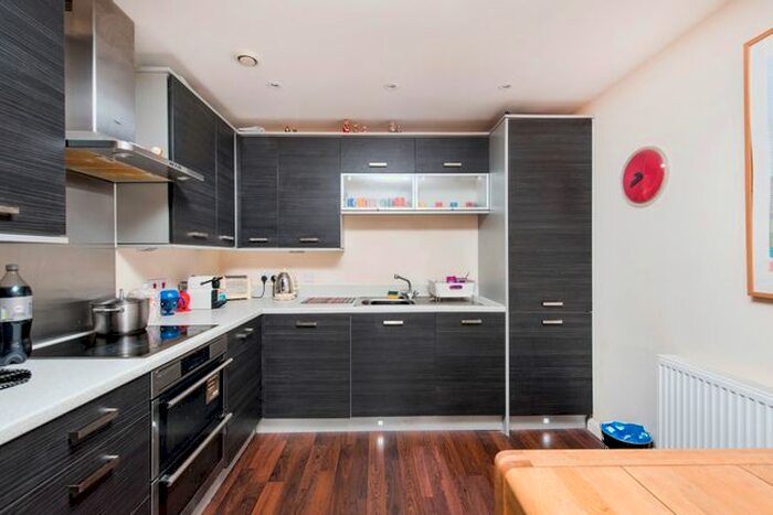 2 Bedroom Flat To Rent In Park Road, London, N8