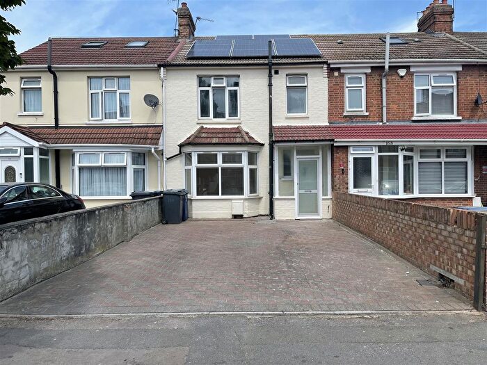 3 Bedroom Terraced House For Sale In Beaconsfield Road, Southall, UB1