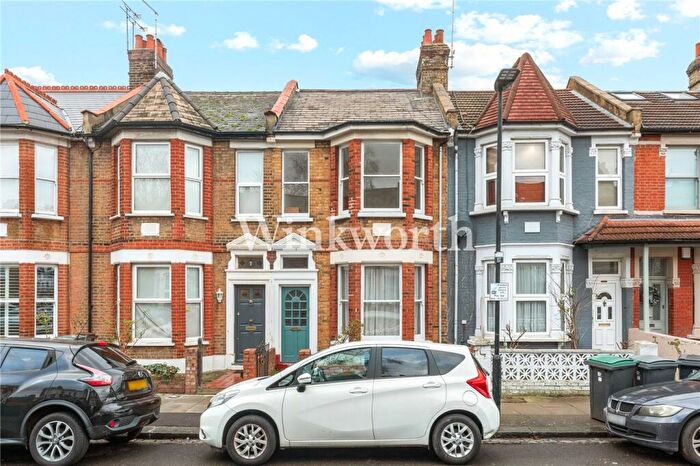 3 Bedroom Terraced House To Rent In Effingham Road, London, N8