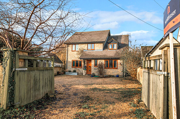 4 Bedroom Detached House For Sale In North Street, Aston, Bampton, OX18