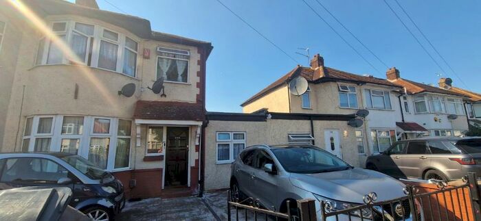 1 Bedroom Flat To Rent In Nightingale Road, London, N9