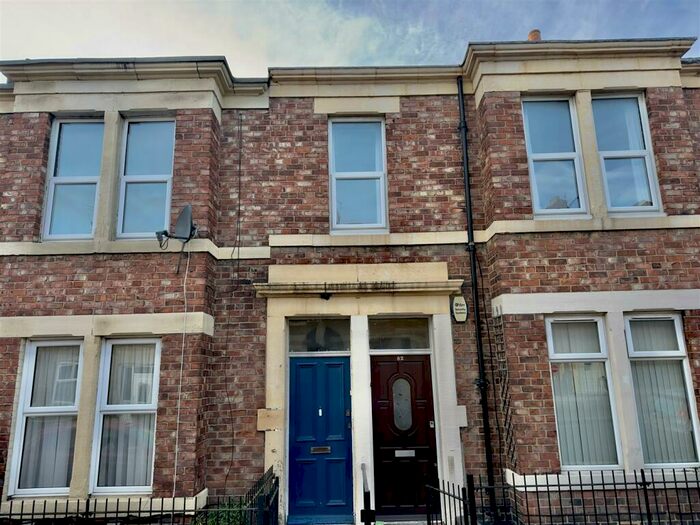 3 Bedroom Flat To Rent In Brinkburn Avenue, Gateshead, NE8