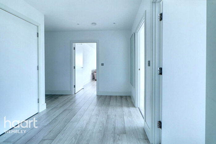 3 Bedroom Apartment For Sale In , NW10