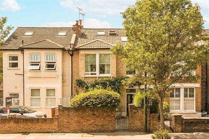 5 Bedroom Property For Sale In Kingston Road, Teddington, TW11