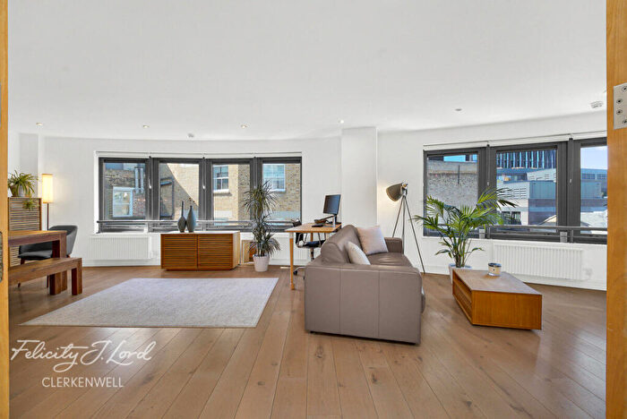 1 Bedroom Apartment For Sale In Garden Walk, London, EC2A