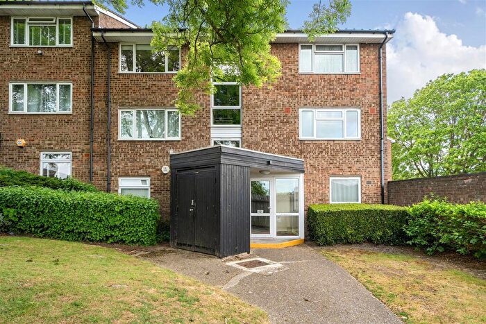 1 Bedroom Flat For Sale In Highlands Road, Orpington, BR5