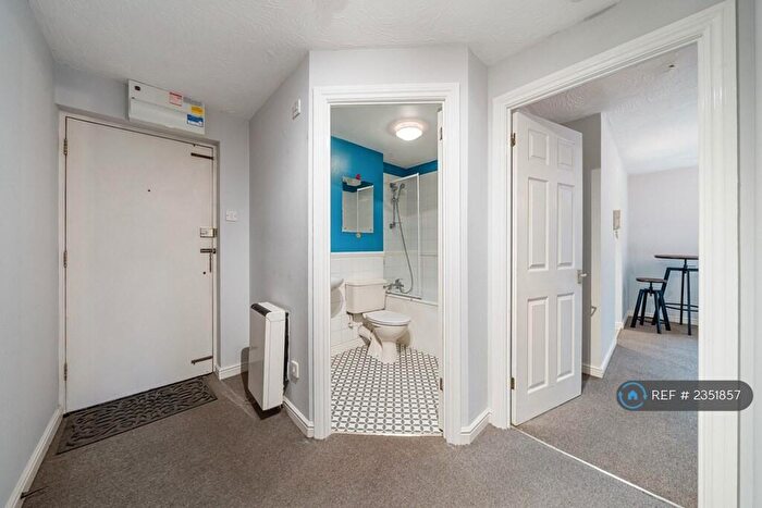 1 Bedroom Flat To Rent In Darlington Court, London, SE6