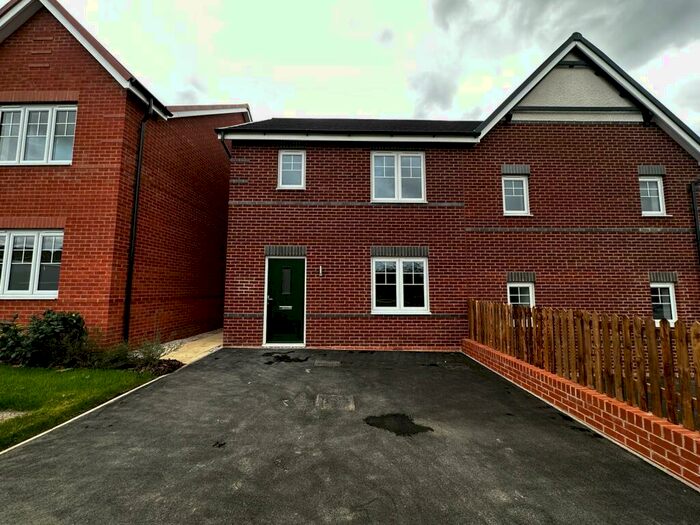 3 Bedroom Semi-Detached House To Rent In Burbage Drive, Mickleover, Derby, DE3
