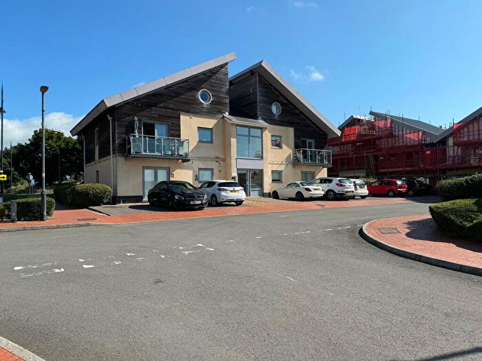2 Bedroom Flat To Rent In Rosella, Cei Dafydd, Barry, CF63
