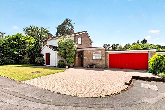 4 Bedroom Detached House For Sale In Sherwood Close, Bracknell, Berkshire, RG12