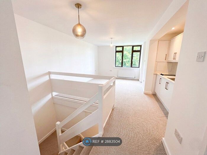2 Bedroom Flat To Rent In Wear, Washington, NE37