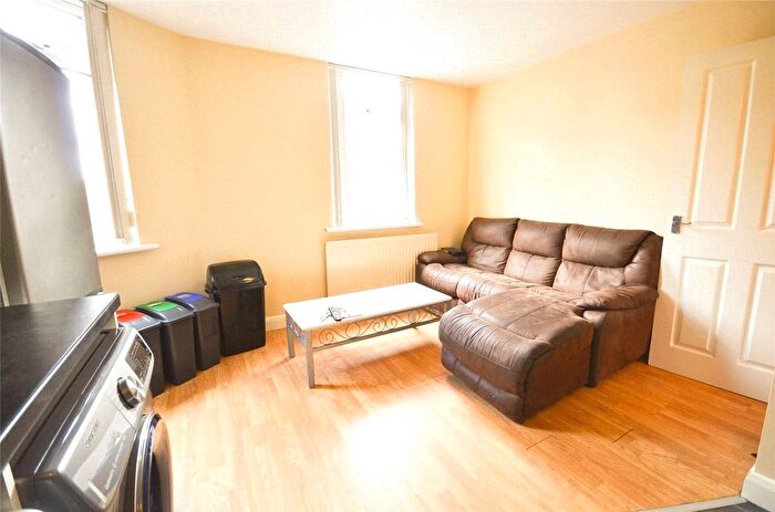 3 Bedroom Flat To Rent In Davenport Avenue, Manchester, M20