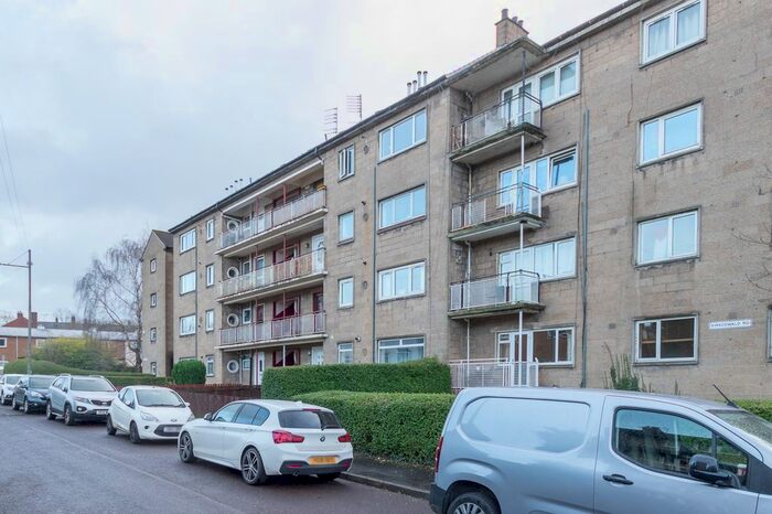 3 Bedroom Flat To Rent In Kirkoswald Road, Newlands, Glasgow, G43