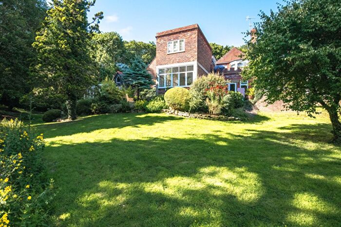 2 Bedroom Flat To Rent In Carlton Road, Godstone, RH9