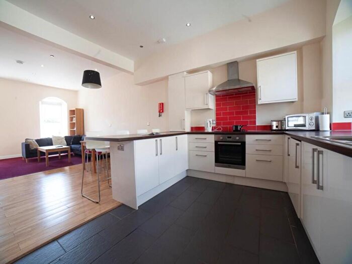 4 Bedroom Apartment To Rent In Ambrose Street, Bangor, LL57