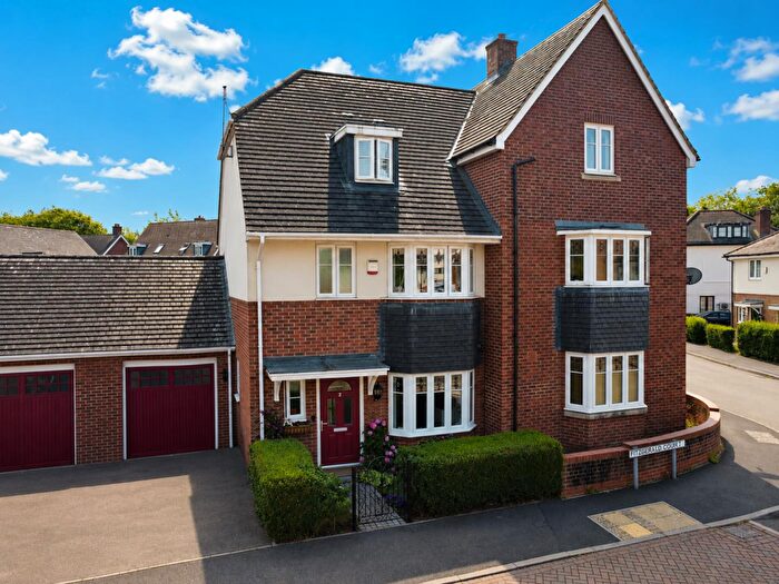 4 Bedroom Semi-Detached House For Sale In Fitzgerald Court, Little Billing, Northampton, NN3