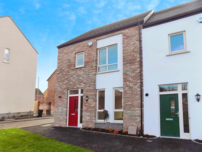 3 Bedroom Town House To Rent In Alder Way, Lisburn, BT28