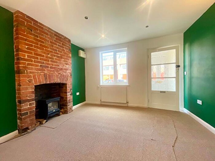 2 Bedroom End Of Terrace House To Rent In Silver Street, Stony Stratford, MK11