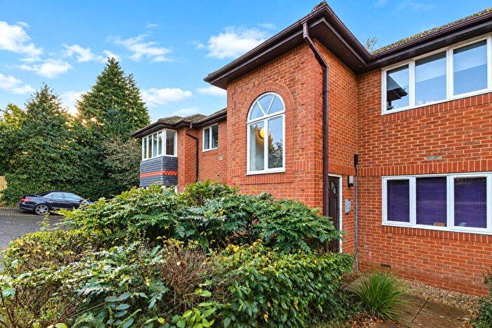 2 Bedroom Apartment To Rent In Broome Court, Bracknell, Berkshire, RG12