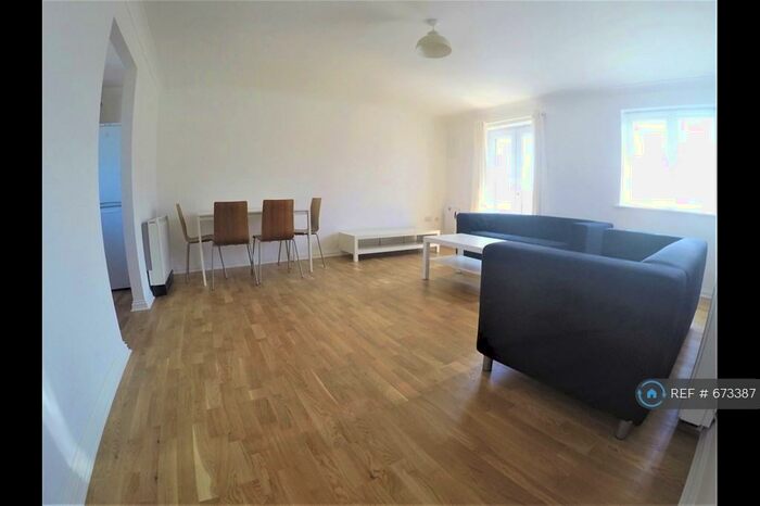 1 Bedroom Flat To Rent In Hill View Drive, London, SE28