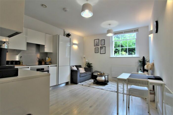 2 Bedroom Flat To Rent In Kings Road, Reading, RG1