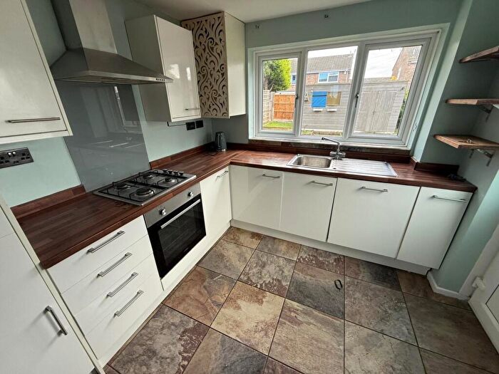 3 Bedroom Semi Detached House To Rent In Tickham Avenue, Stenson Fields, Derby, DE24