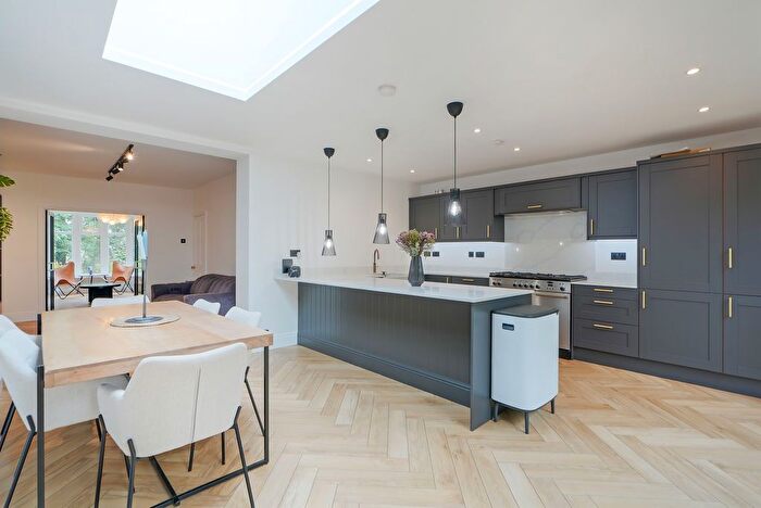 3 Bedroom Semi-Detached House To Rent In Norfolk Park Avenue, Sheffield, S2