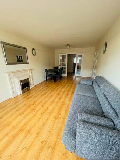 2 Bedroom Flat To Rent In Rowland Place, Green Lane, Northwood, HA6