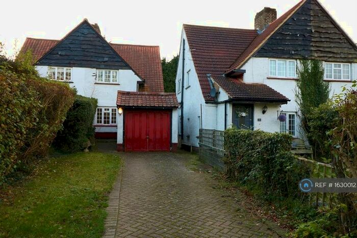 2 Bedroom Semi-Detached House To Rent In Sunnybank, Warlingham, CR6