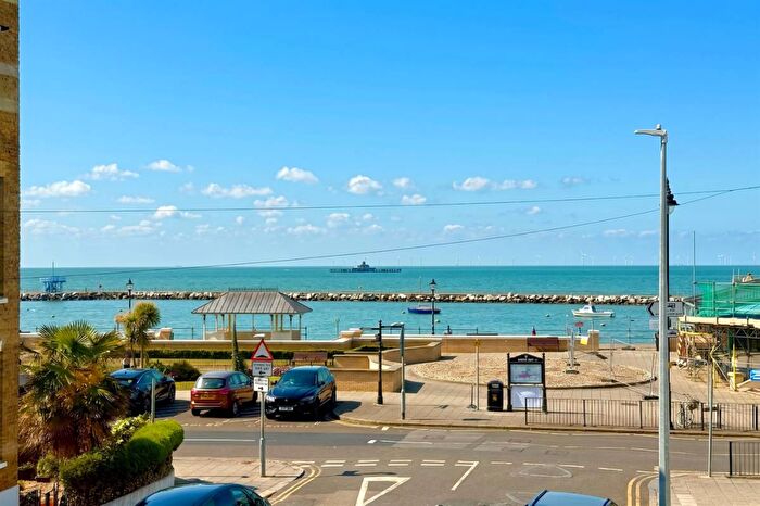 3 Bedroom Apartment For Sale In Richmond Street, Herne Bay, CT6