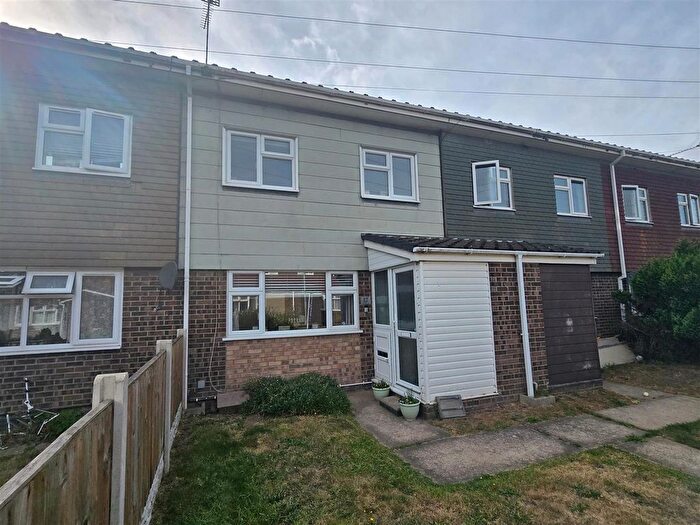 3 Bedroom Terraced House For Sale In Catalpa Way, Gorleston, NR31