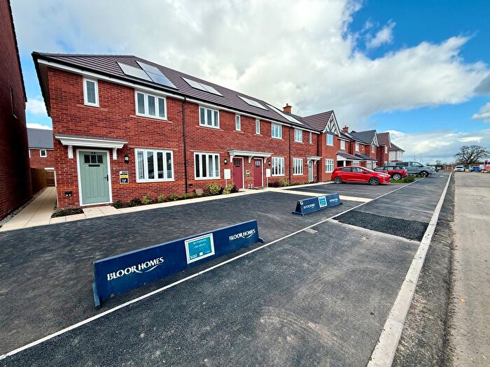 2 Bedroom End Of Terrace House To Rent In Sinclair Way, Lower Broadheath, Worcester, WR2