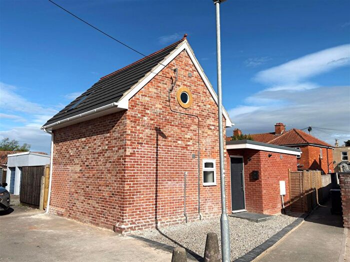 2 Bedroom Property For Sale In Worston Lane, Burnham-On-Sea, TA8