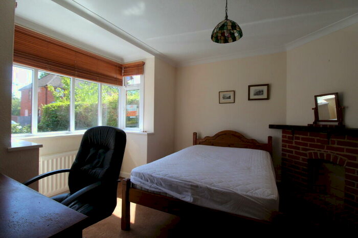 6 Bedroom Semi-Detached House To Rent In Cherry Tree Avenue, Guildford, GU2