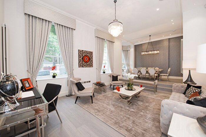 3 Bedroom Flat To Rent In Arkwright Road, Hampstead, NW3